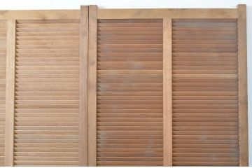 アンティーク建具　木の温もりを感じるルーバー戸3枚セット(ルーバー引き戸、窓、雨戸、木製)(R-063744)