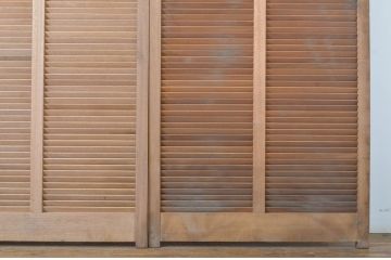 アンティーク建具　木の温もりを感じるルーバー戸3枚セット(ルーバー引き戸、窓、雨戸、木製)(R-063744)