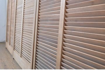 アンティーク建具　木の温もりを感じるルーバー戸3枚セット(ルーバー引き戸、窓、雨戸、木製)(R-063744)
