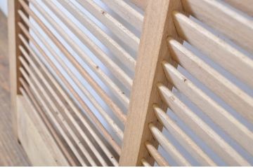 アンティーク建具　木の温もりを感じるルーバー引き戸1枚(ルーバー戸、ジャロジー戸、雨戸、木製)(R-063745)
