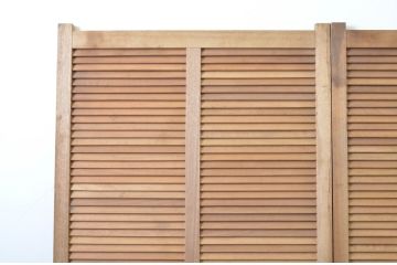 アンティーク建具　木の温もりを感じるルーバー引き戸2枚セット(ルーバー戸、ジャロジー戸、雨戸、木製)(R-063746)