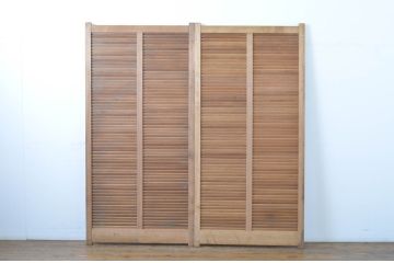 アンティーク建具　木の温もりを感じるルーバー引き戸2枚セット(ルーバー戸、ジャロジー戸、雨戸、木製)(R-063746)
