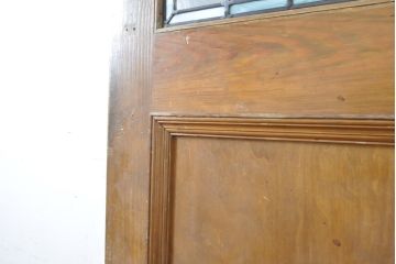 アンティーク建具　イギリスアンティーク　パイン材　異国の雰囲気がおしゃれなステンドグラスドア1枚(木製扉、玄関戸、玄関ドア)(R-063760)