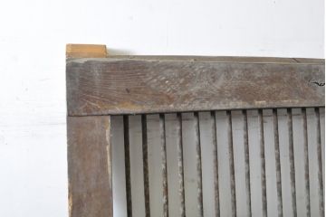 アンティーク建具　極厚　総欅(ケヤキ)材　枯れた感じがいいね!!経年を感じる風合いが魅力の鉄格子蔵戸1枚(玄関戸、引き戸、建具)(R-063762)