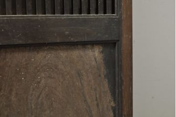 和製アンティーク　ヒノキ(檜)材　欅(ケヤキ)材　重厚感のある佇まいが魅力の格子蔵戸1枚(玄関戸、引き戸、建具)(R-063766)