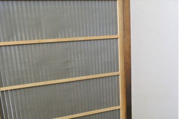 和製アンティーク　ヒノキ(檜)材　欅(ケヤキ)材　重厚感のある佇まいが魅力の格子蔵戸1枚(玄関戸、引き戸、建具)(R-063766)