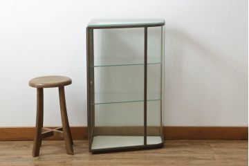 アンティーク家具　コレクションのディスプレイにおすすめ!真鍮枠の小ぶりなガラスケース(ショーケース、飾り棚、陳列棚、店舗什器)(R-063771)