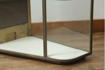 アンティーク家具　コレクションのディスプレイにおすすめ!真鍮枠の小ぶりなガラスケース(ショーケース、飾り棚、陳列棚、店舗什器)(R-063771)