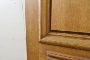 中古　ブランド家具　総ナラ(楢)材　立派な彫刻の高級ドア1枚(オークドア、扉、木製ドア、玄関ドア、建具)(R-063774)