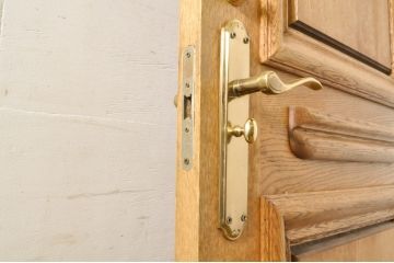 中古　ブランド家具　総ナラ(楢)材　立派な彫刻の高級ドア1枚(オークドア、扉、木製ドア、玄関ドア、建具)(R-063781)