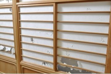 中古　上手物　和の空間づくりにおすすめ!　数寄屋で使われていた猫間障子戸4枚セット(雪見障子戸、建具、引き戸、擦り上げ障子戸、擦上障子戸、ガラス戸)(R-063787)