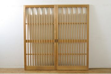 中古　高級品　滑らかな木肌が美しい!数寄屋の荒格子戸2枚セット(建具、引き戸)(R-063792)