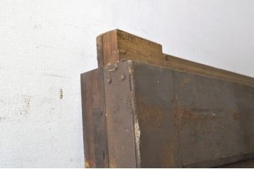 和製アンティーク　特大!!　激レアデザイン　総欅(ケヤキ)材　堅牢なつくりが魅力的な鉄板格子張りの蔵戸1枚(建具、玄関戸、引き戸)(R-063795)　