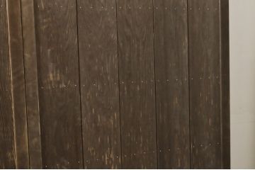 中古　板部は浮造り仕上げ!　趣のある風合いが魅力的な数寄屋の雨戸4枚セット(建具、板戸、引き戸)(R-063798)