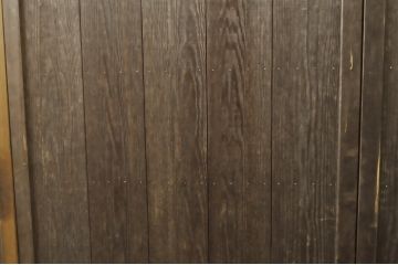 中古　板部は浮造り仕上げ!　杢目がくっきり美しい数寄屋の雨戸3枚セット(建具、板戸、引き戸)(R-063799)