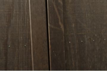 中古　板部は浮造り仕上げ!　杢目がくっきり美しい数寄屋の雨戸3枚セット(建具、板戸、引き戸)(R-063799)