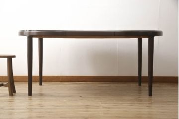 デンマークビンテージ　Skovmand & Andersen(スコブマント&アンダーセン) 社　ローズウッド材　落ち着いた雰囲気がシックな空間づくりにぴったり!ガラス天板付きエクステンションテーブル(ダイニングテーブル、2人掛け、4人掛け、6人掛け、食卓、ラウンドテーブル、丸テーブル、北欧、ヴィンテージ)(R-063800)
