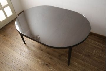 デンマークビンテージ　Skovmand & Andersen(スコブマント&アンダーセン) 社　ローズウッド材　落ち着いた雰囲気がシックな空間づくりにぴったり!ガラス天板付きエクステンションテーブル(ダイニングテーブル、2人掛け、4人掛け、6人掛け、食卓、ラウンドテーブル、丸テーブル、北欧、ヴィンテージ)(R-063800)