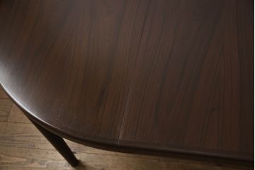 デンマークビンテージ　Skovmand & Andersen(スコブマント&アンダーセン) 社　ローズウッド材　落ち着いた雰囲気がシックな空間づくりにぴったり!ガラス天板付きエクステンションテーブル(ダイニングテーブル、2人掛け、4人掛け、6人掛け、食卓、ラウンドテーブル、丸テーブル、北欧、ヴィンテージ)(R-063800)