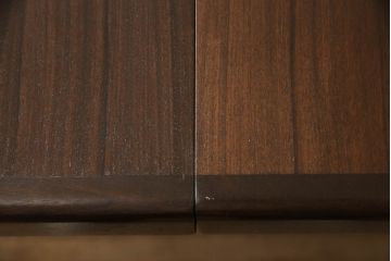 デンマークビンテージ　Skovmand & Andersen(スコブマント&アンダーセン) 社　ローズウッド材　落ち着いた雰囲気がシックな空間づくりにぴったり!ガラス天板付きエクステンションテーブル(ダイニングテーブル、2人掛け、4人掛け、6人掛け、食卓、ラウンドテーブル、丸テーブル、北欧、ヴィンテージ)(R-063800)