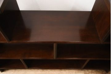 中古　美品　松本民芸家具　品のある佇まいが魅力の違い棚(飾り棚、茶棚、収納棚、戸棚)(定価約33万円)(R-063803)
