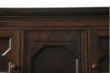 中古　美品　松本民芸家具　B型サイドボード　ジャコビアン様式がクラシカルなキャビネット(収納棚、戸棚、食器棚)(定価約65万円)(R-063805)