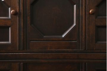 中古　美品　松本民芸家具　B型サイドボード　ジャコビアン様式がクラシカルなキャビネット(収納棚、戸棚、食器棚)(定価約65万円)(R-063805)
