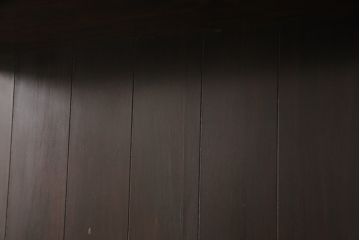 ヴィンテージ家具　松本民芸家具　エレガントな佇まいが目を惹く吊り棚(ウォールラック、壁掛け飾り棚、壁掛け収納、ウォールシェルフ、ビンテージ)(R-063815)