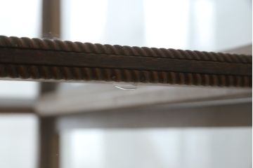 和製アンティーク　大正ロマン　縄目モールの素敵なナラ材製縦型ガラスケース(ショーケース、陳列棚、飾り棚、キャビネット、キュリオケース、店舗什器)(R-063817)