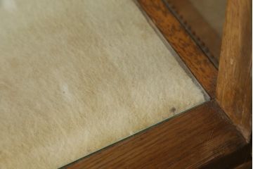 和製アンティーク　大正ロマン　縄目モールの素敵なナラ材製縦型ガラスケース(ショーケース、陳列棚、飾り棚、キャビネット、キュリオケース、店舗什器)(R-063817)