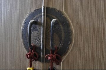 中古　最高級!!　特注!!　伝統工芸士　田澤謙介作　ぶ厚い桐材が使われた組み立て式加茂総桐箪笥(桐たんす、衣装箪笥、収納箪笥、和タンス、洋服タンス、ワードローブ)(定価約250万円)(R-063822)
