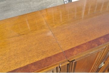 中古　美品　DREXEL HERITAGE(ドレクセルヘリテイジ)　FRANCESCA(フランチェスカ)　堂々とした佇まいの存在感と優雅な高級感あふれるサイドボード(サイドキャビネット、収納棚、戸棚、リビングボード)(R-063823)