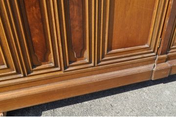 中古　美品　DREXEL HERITAGE(ドレクセルヘリテイジ)　FRANCESCA(フランチェスカ)　堂々とした佇まいの存在感と優雅な高級感あふれるサイドボード(サイドキャビネット、収納棚、戸棚、リビングボード)(R-063823)