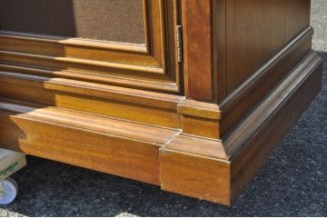 中古　美品　DREXEL HERITAGE(ドレクセルヘリテイジ)　FRANCESCA(フランチェスカ)　堂々とした佇まいの存在感と優雅な高級感あふれるサイドボード(サイドキャビネット、収納棚、戸棚、リビングボード)(R-063823)