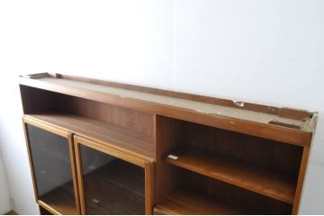 イギリスビンテージ　A.H McINTOSH(マッキントッシュ)　チーク材　壁面収納でお部屋がスッキリ!!木の温もりが感じられるキャビネット(北欧、ウォールユニット、収納棚、戸棚、飾り棚、ヴィンテージ)(R-063827)