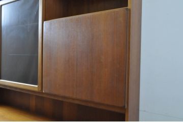 イギリスビンテージ　A.H McINTOSH(マッキントッシュ)　チーク材　壁面収納でお部屋がスッキリ!!木の温もりが感じられるキャビネット(北欧、ウォールユニット、収納棚、戸棚、飾り棚、ヴィンテージ)(R-063827)