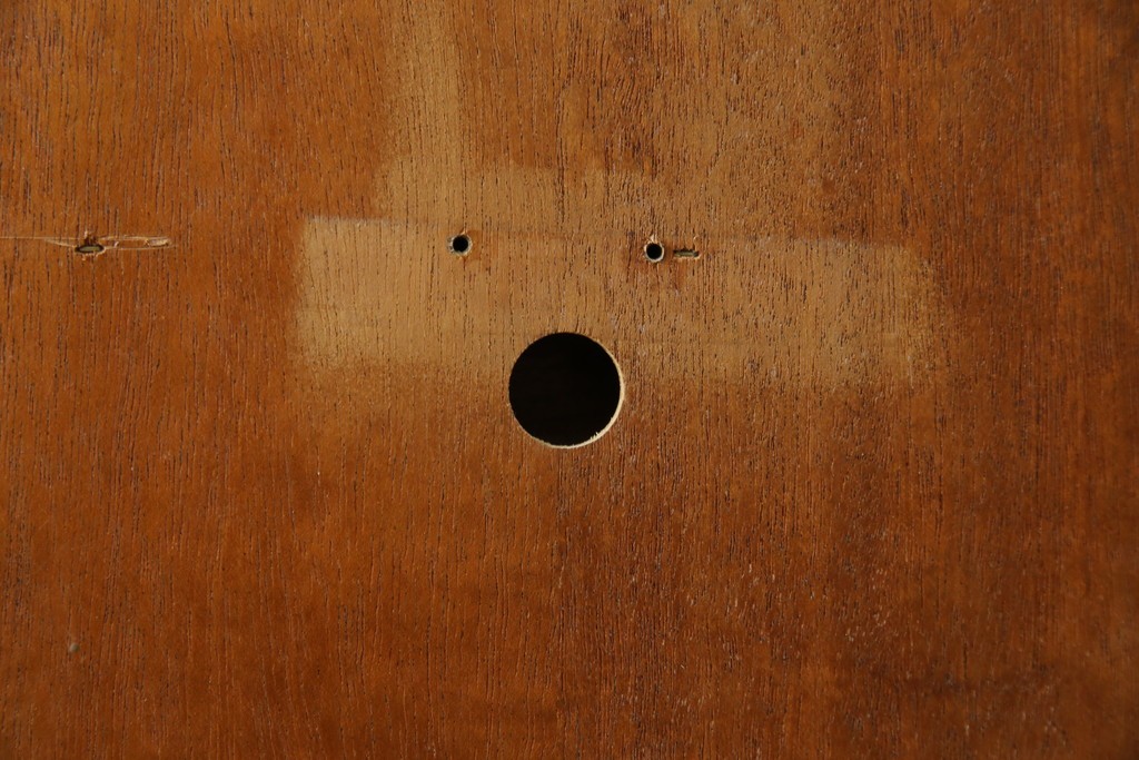 イギリスヴィンテージ　nathan(ネイサン)社　チーク材　壁面収納でお部屋スッキリ!!クラシカルな佇まいが魅力のキャビネット　(R-063828)