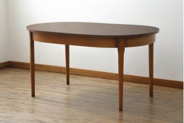 イギリスビンテージ　北欧スタイルのお部屋作りにおすすめのオーバルエクステンションテーブル(拡張式ダイニングテーブル、4人掛け、4P、6人掛け、6P、ラウンドテーブル、ヴィンテージ)(R-063829)