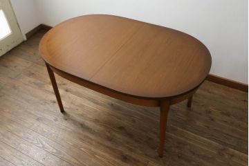 イギリスビンテージ　北欧スタイルのお部屋作りにおすすめのオーバルエクステンションテーブル(拡張式ダイニングテーブル、4人掛け、4P、6人掛け、6P、ラウンドテーブル、ヴィンテージ)(R-063829)