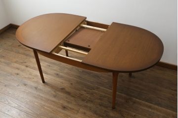 イギリスビンテージ　北欧スタイルのお部屋作りにおすすめのオーバルエクステンションテーブル(拡張式ダイニングテーブル、4人掛け、4P、6人掛け、6P、ラウンドテーブル、ヴィンテージ)(R-063829)