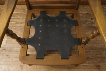 中古　飛騨産業　穂高シリーズ　キツツキマーク　ホワイトオーク　気品ある佇まいの1人掛けソファ(一人掛けソファ、アームチェア)(R-063845)
