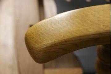 中古　飛騨産業　穂高シリーズ　キツツキマーク　ホワイトオーク　気品ある佇まいの1人掛けソファ(一人掛けソファ、アームチェア)(R-063846)