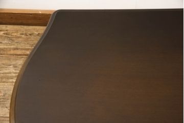 中古　飛騨産業　穂高シリーズ　キツツキマーク　ホワイトオーク　気品あるクラシカルなデザインが魅力的なセンターテーブル(ローテーブル、リビングテーブル、サイドテーブル、コーヒーテーブル)(R-063847)