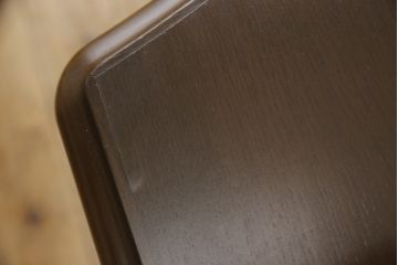 中古　飛騨産業　穂高シリーズ　キツツキマーク　ホワイトオーク　気品あるクラシカルなデザインが魅力的なセンターテーブル(ローテーブル、リビングテーブル、サイドテーブル、コーヒーテーブル)(R-063847)