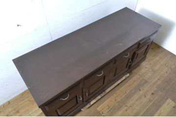 和製ビンテージ　ブランド家具　高級品!!　重厚な佇まいが魅力!!　欅(ケヤキ)材のカウンターサイドボード(カウンターテーブル、サイドキャビネット、収納棚、戸棚、引き出し、ヴィンテージ)(R-063857)