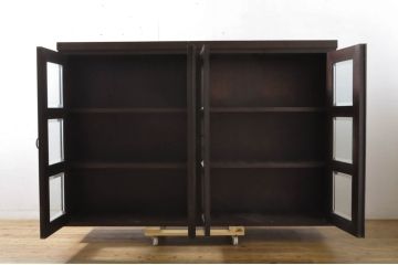 和製ビンテージ　ブランド家具　高級品!!　重厚な佇まいが魅力!!　欅(ケヤキ)材のサイドボード(サイドキャビネット、収納棚、戸棚、飾り棚、ヴィンテージ)(R-063858)