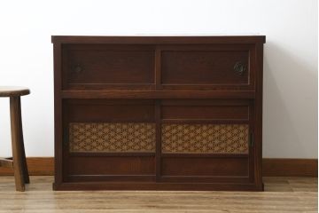 和製アンティーク　前面欅(ケヤキ)材　組子入り　和モダンなお部屋づくりに取り入れたい関東水屋箪笥(食器棚、戸棚、収納棚、キャビネット)(R-063861)