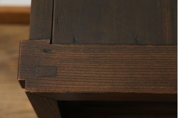 和製アンティーク　前面欅(ケヤキ)材　組子入り　和モダンなお部屋づくりに取り入れたい関東水屋箪笥(食器棚、戸棚、収納棚、キャビネット)(R-063861)