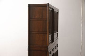 中古　美品　ニレ材　和の空間に取り入れたいシックな二段重ね水屋箪笥(キャビネット、食器棚、戸棚、収納棚、重ね戸棚)(R-063867)