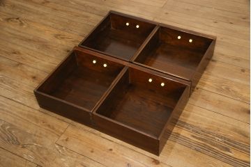 中古　美品　ニレ材　和の空間に取り入れたいシックな二段重ね水屋箪笥(キャビネット、食器棚、戸棚、収納棚、重ね戸棚)(R-063867)